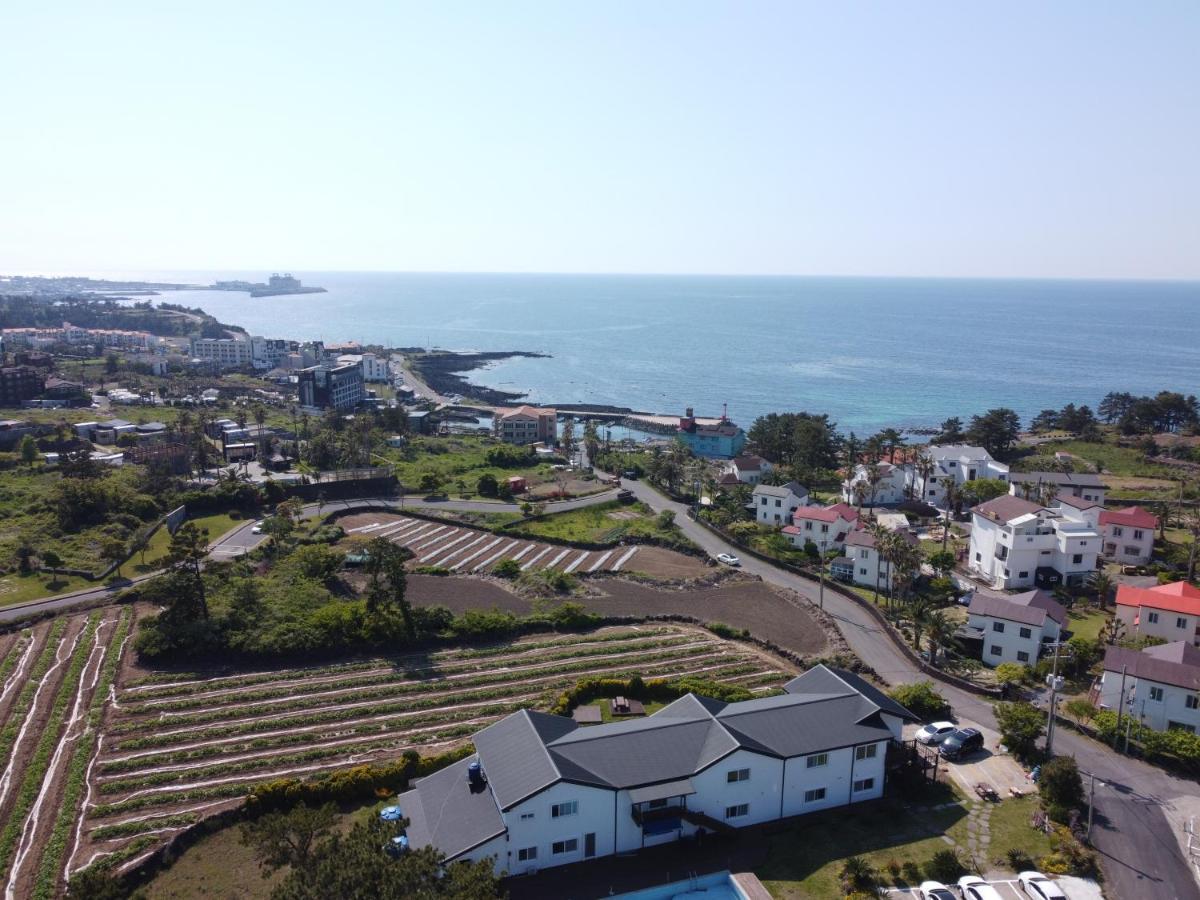 White Dream Pension Чечжу Екстер'єр фото