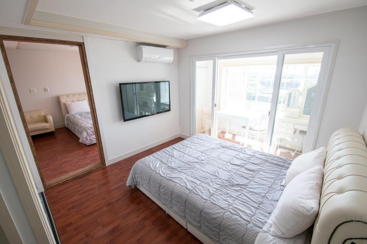 White Dream Pension Чечжу Екстер'єр фото