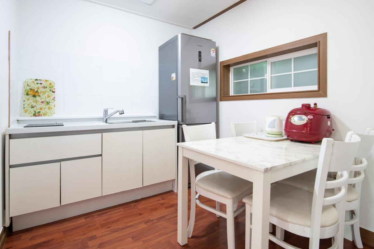 White Dream Pension Чечжу Екстер'єр фото