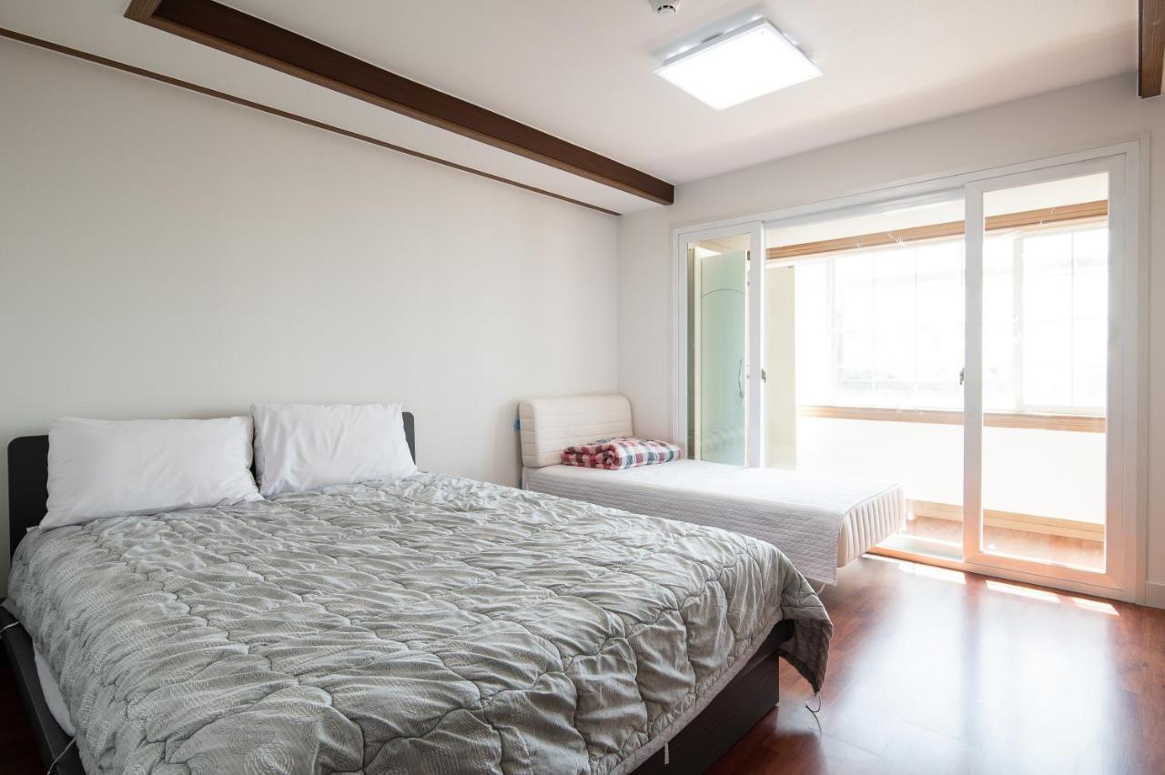 White Dream Pension Чечжу Екстер'єр фото