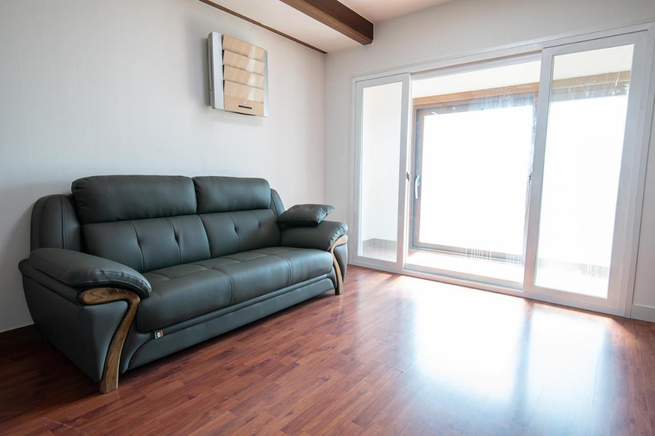White Dream Pension Чечжу Екстер'єр фото