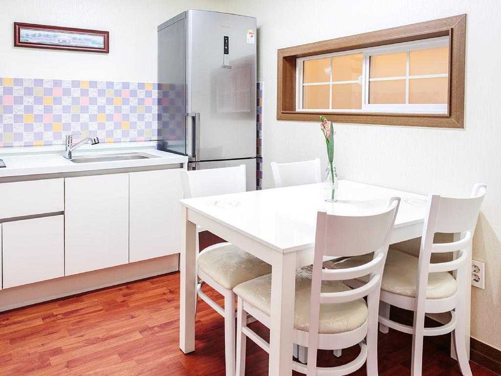 White Dream Pension Чечжу Екстер'єр фото
