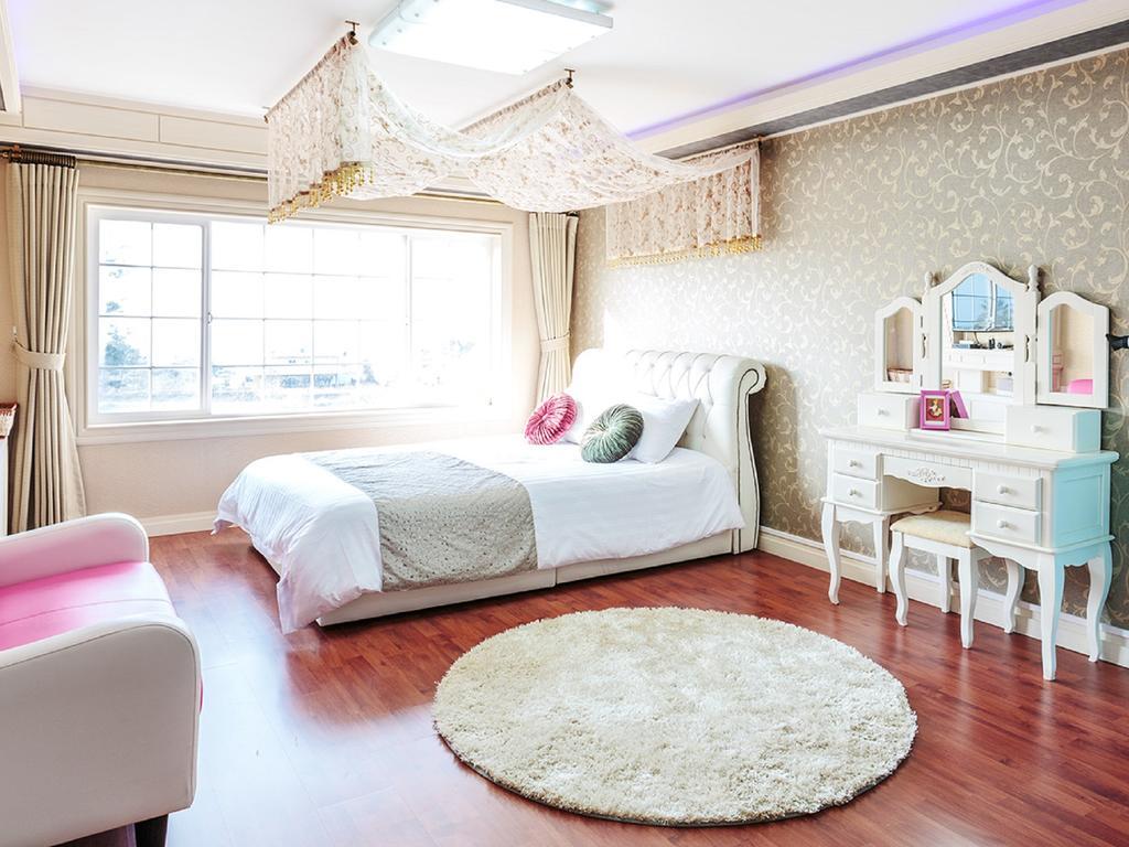 White Dream Pension Чечжу Екстер'єр фото