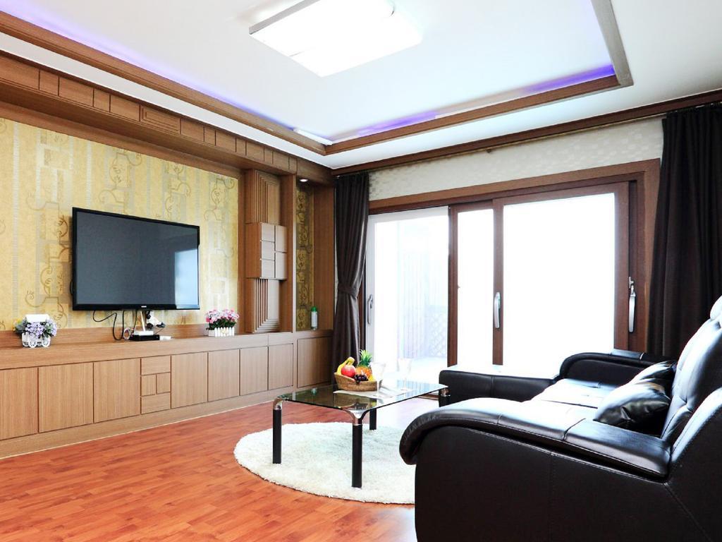 White Dream Pension Чечжу Екстер'єр фото