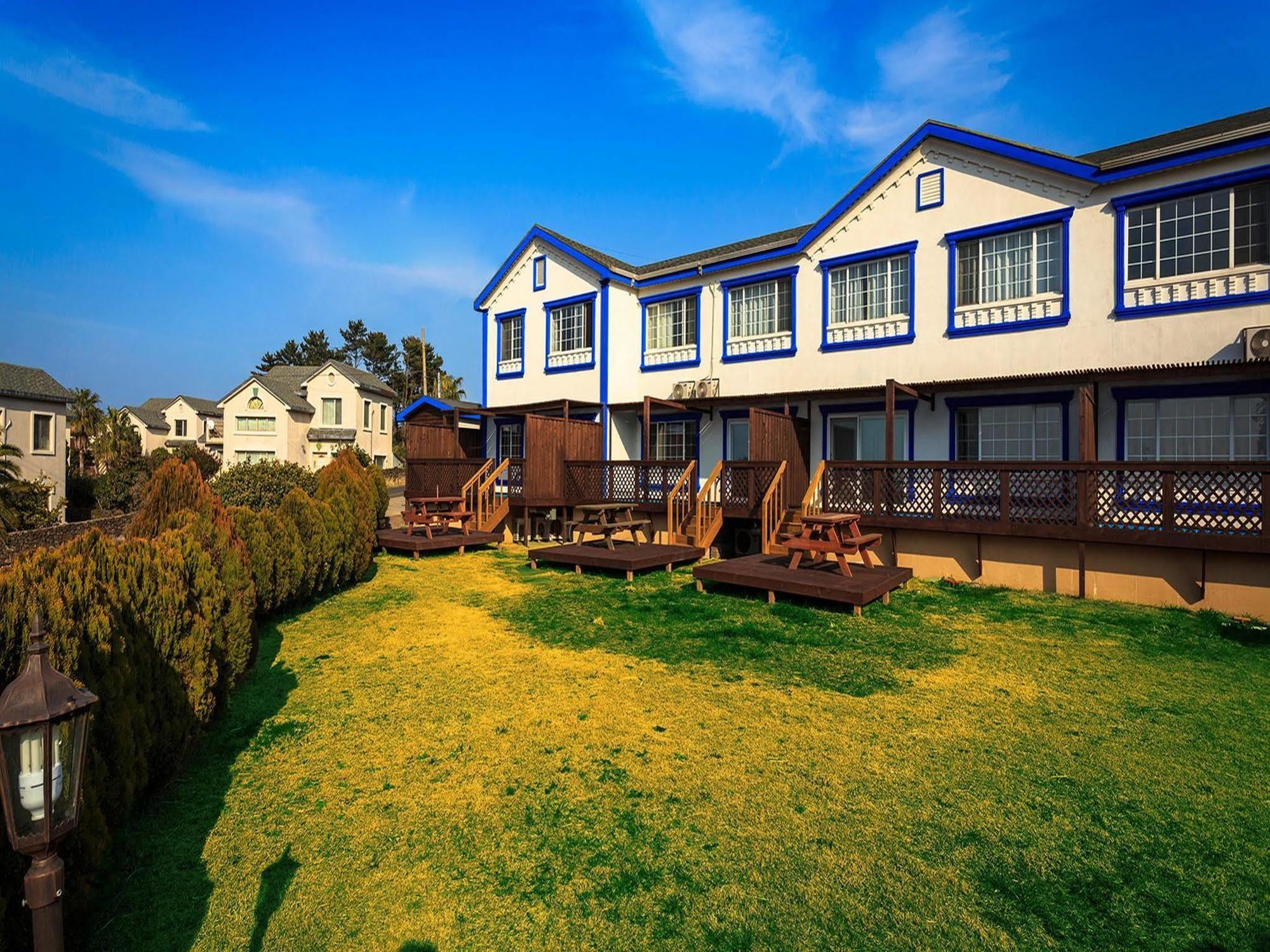 White Dream Pension Чечжу Екстер'єр фото