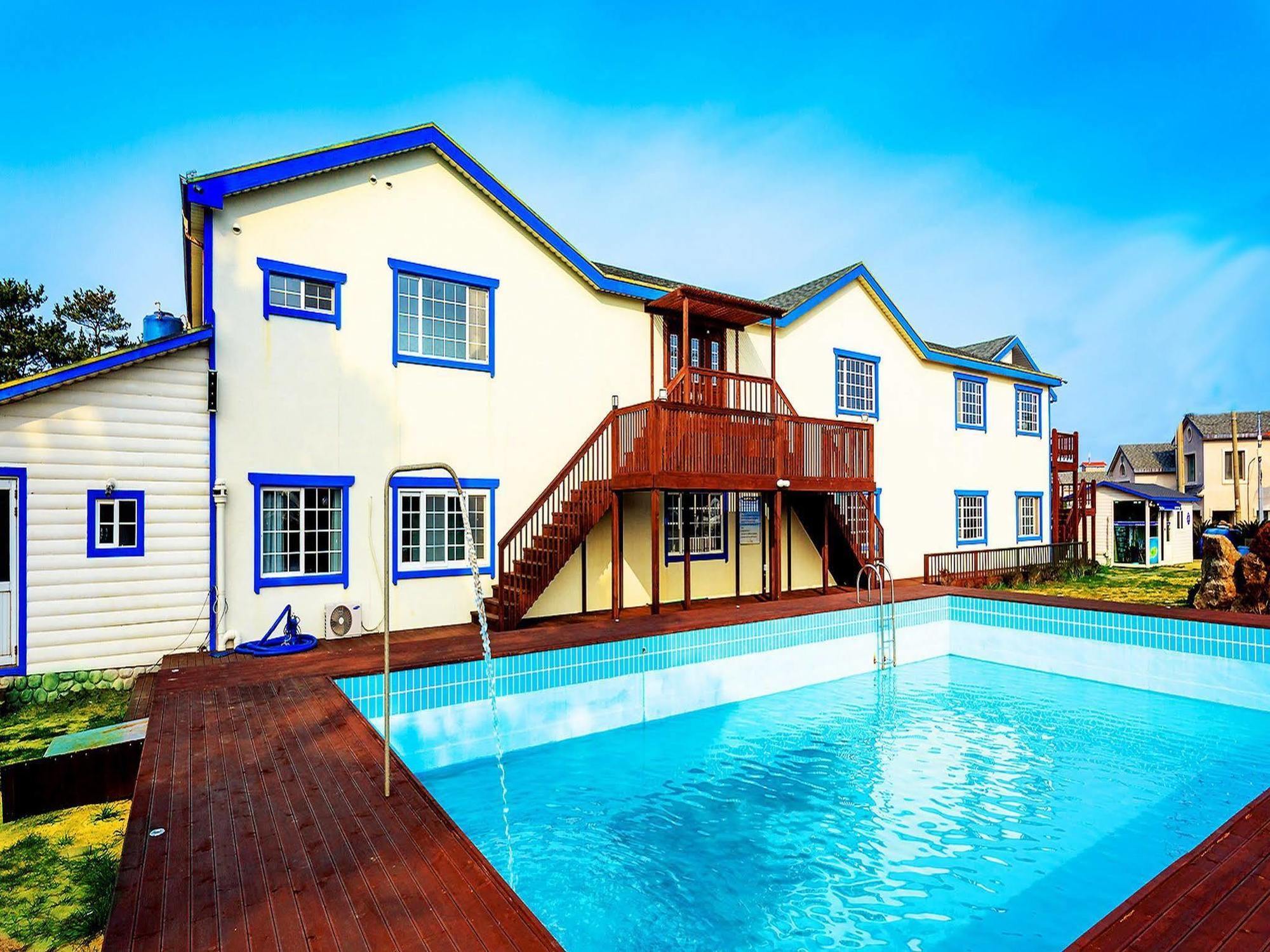 White Dream Pension Чечжу Екстер'єр фото